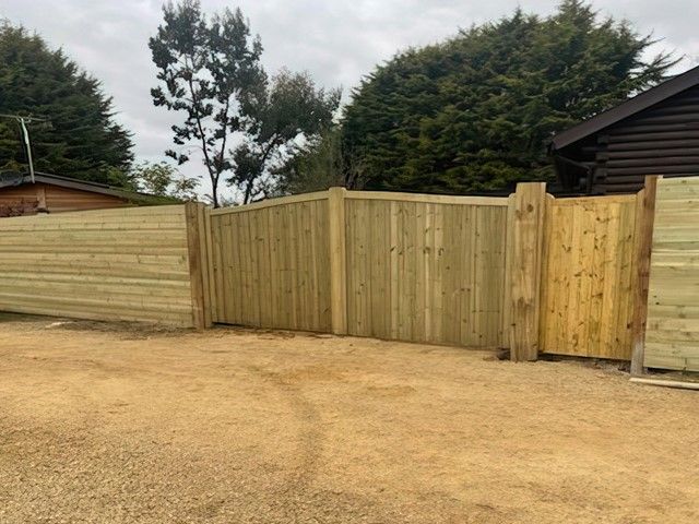 images/fencing/slider/fencing-installation-4-kireth-ai.jpg