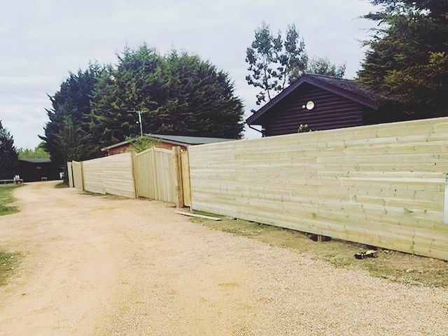 images/fencing/slider/fencing-installation-2-kireth-ai.jpg